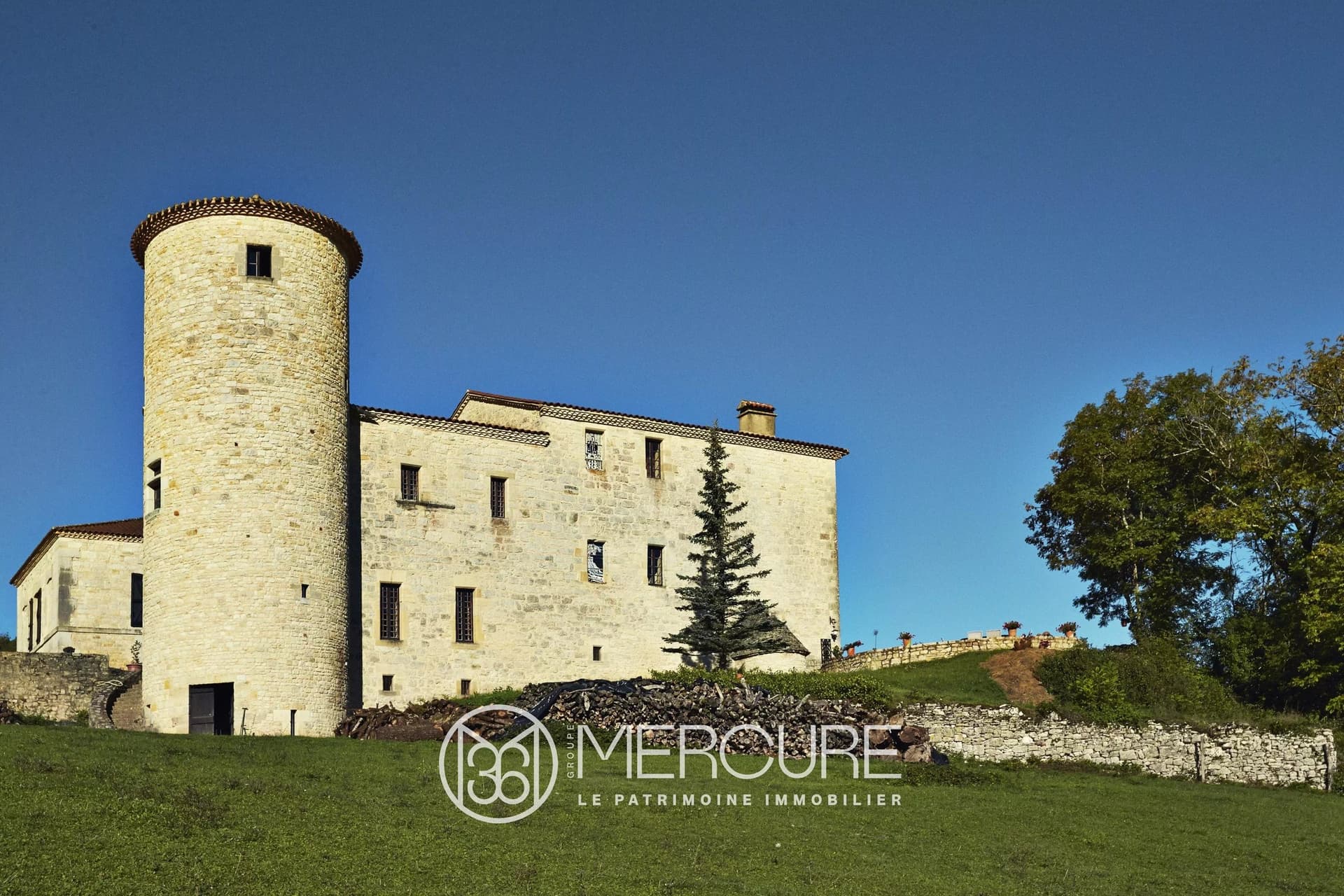 Exceptional 11th and 18th Century Castle with Extensive Grounds 2