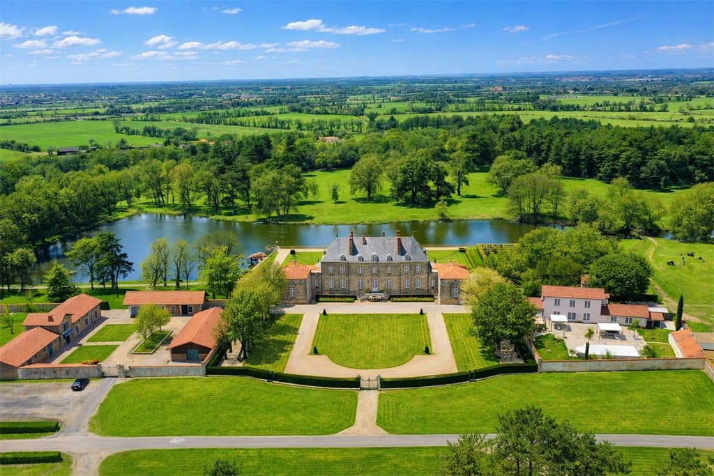Historic 18th Century Château Set Within 103 Acres Of Picturesque Grounds 5