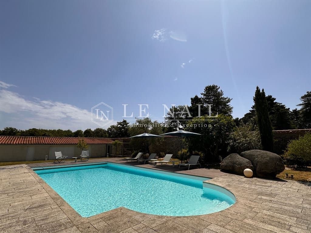 Historic 18th Century Château Set Within 103 Acres Of Picturesque Grounds 4
