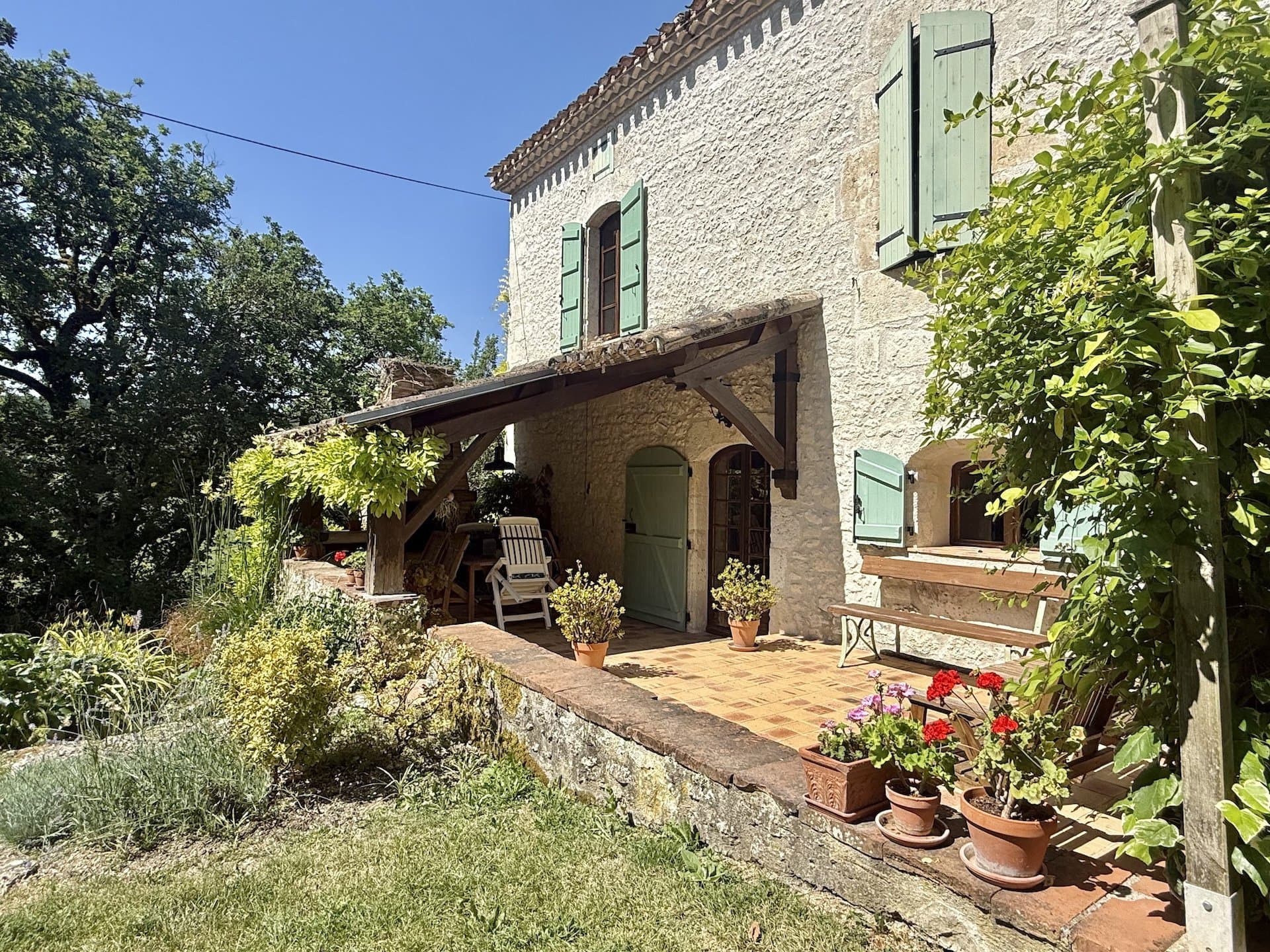 Charming Stone House With Pool And Expansive Grounds 2