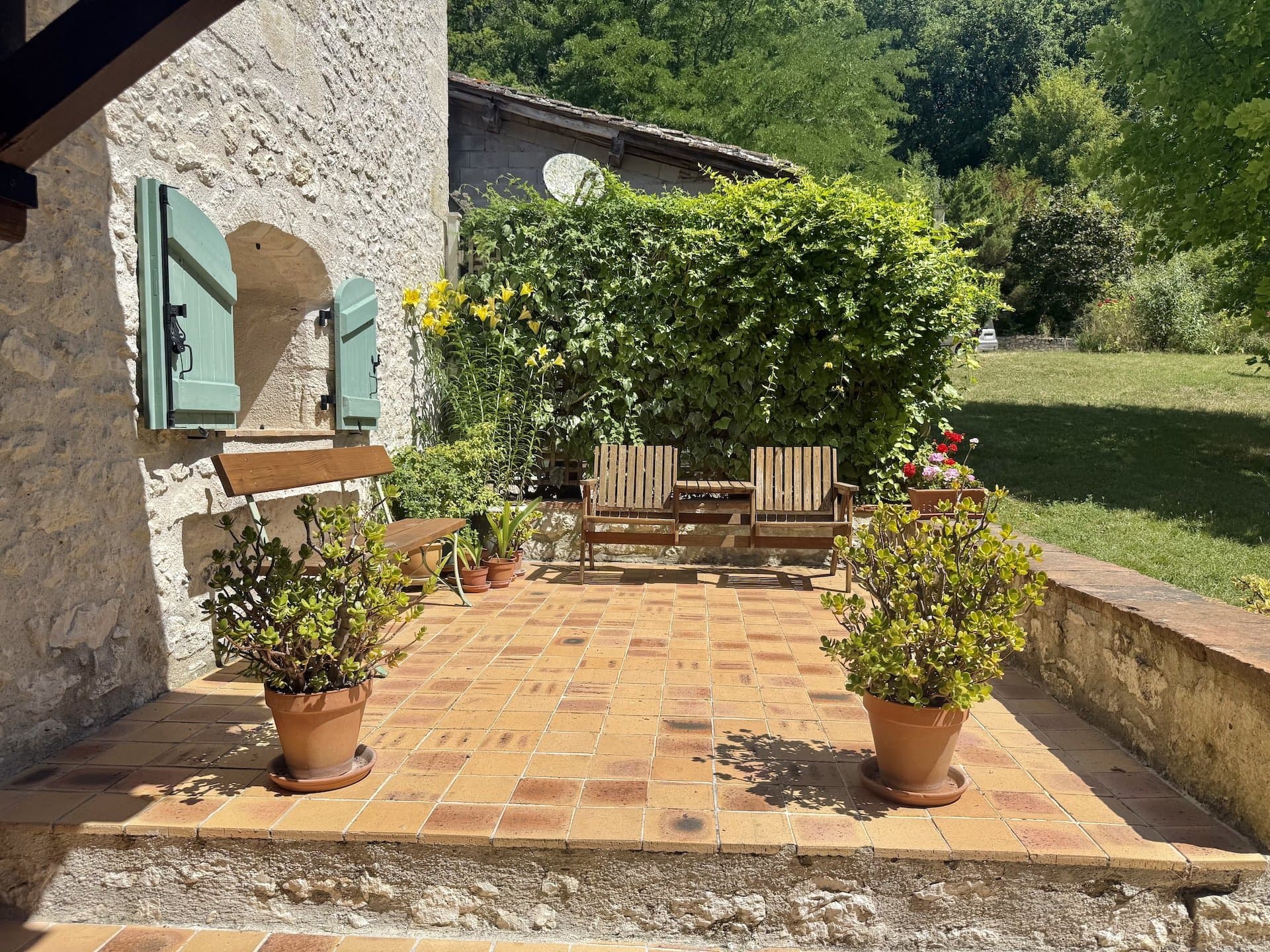 Charming Stone House With Pool And Expansive Grounds 4