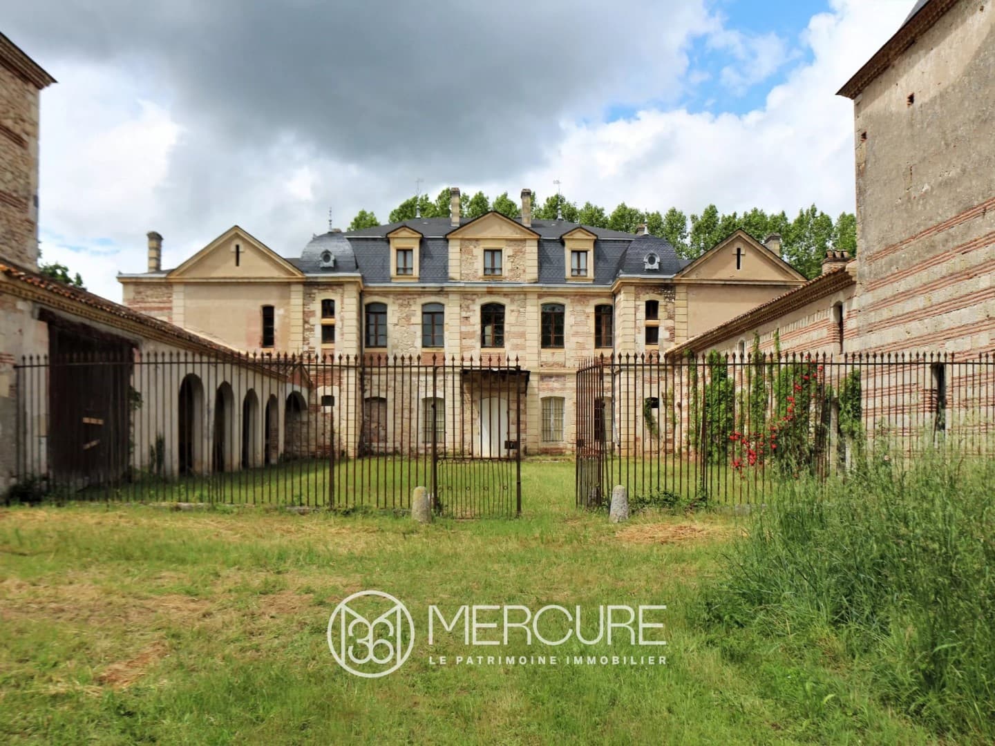 Restoration Opportunity for 18th Century Château with 42 Hectares 2