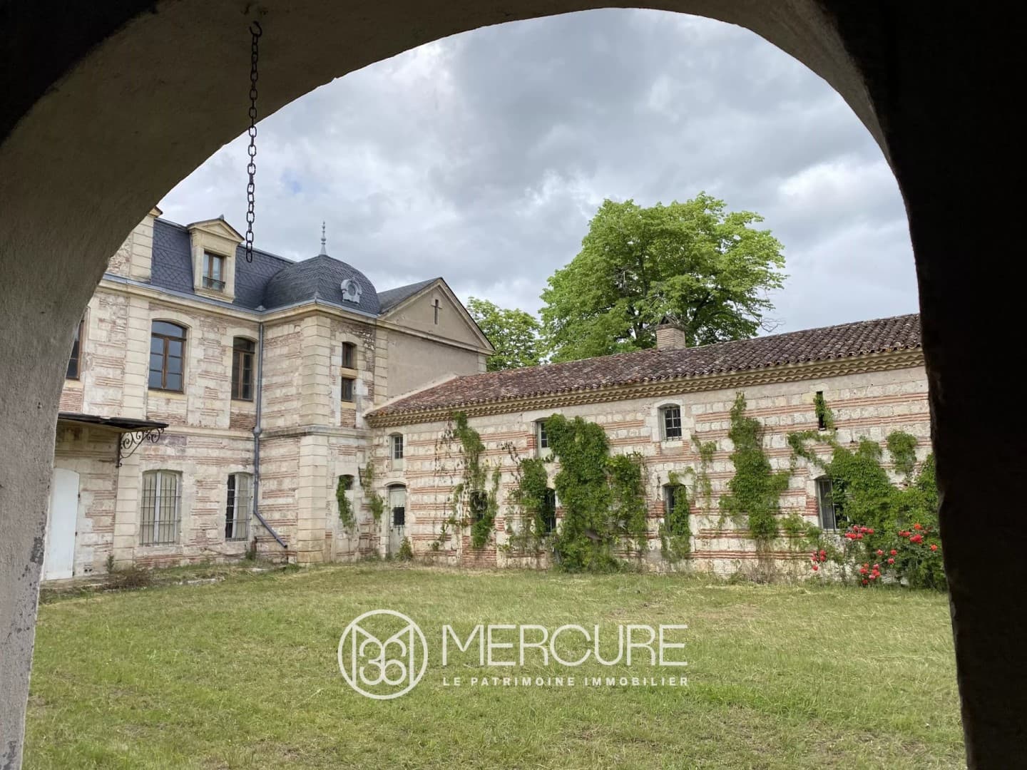Restoration Opportunity for 18th Century Château with 42 Hectares 5