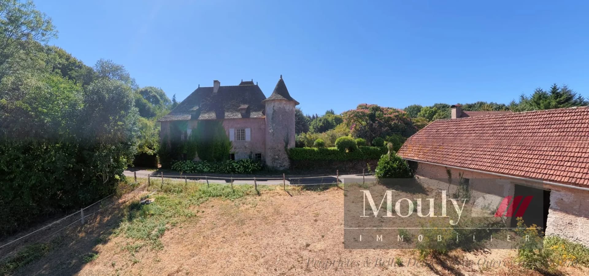 Character Property With 200 Sqm Living Space And 5 Bedrooms