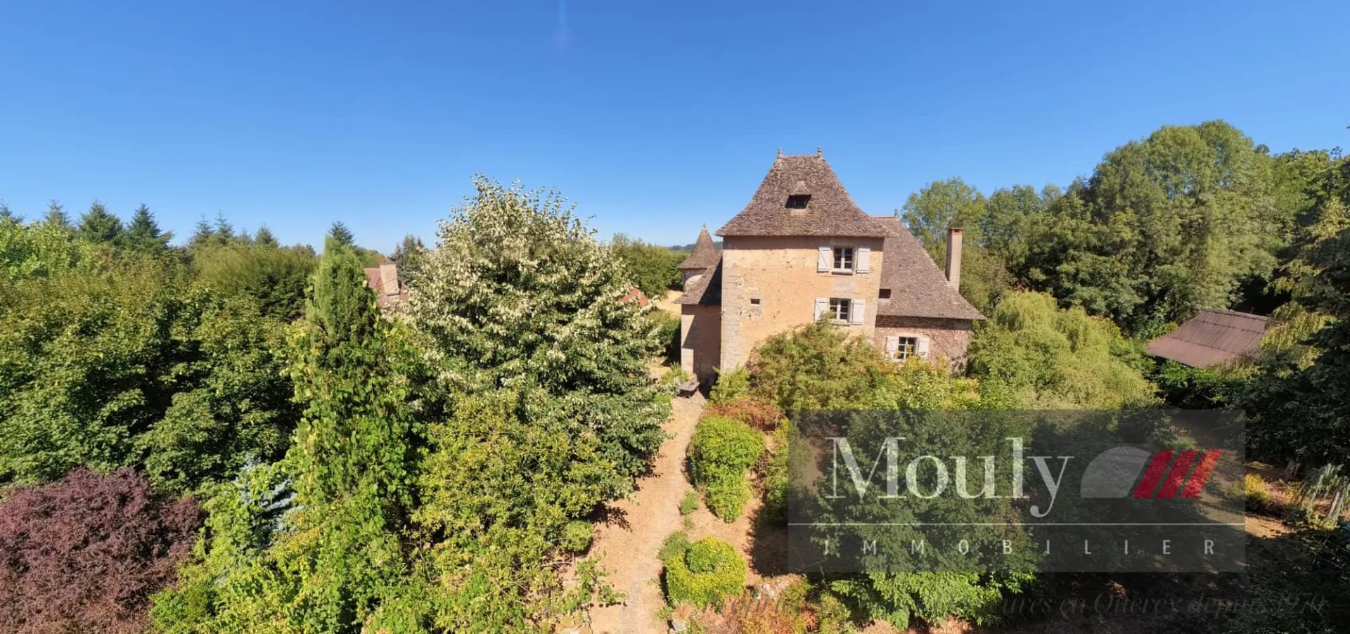 Character Property With 200 Sqm Living Space And 5 Bedrooms 3