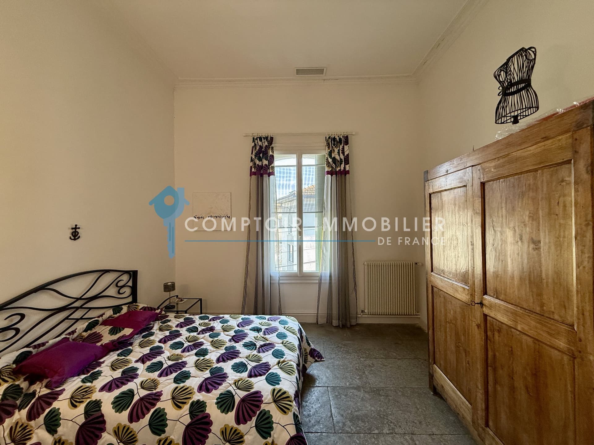 Elegant 19th Century Bourgeois Residence With Spacious Living Areas 4