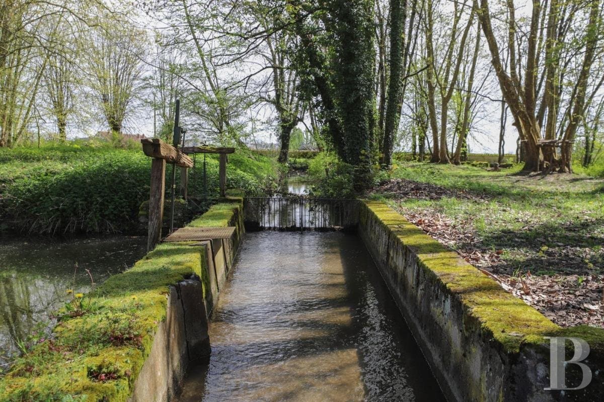 Historical Castle With Vast Outbuildings And 33 Hectares Of Grounds 5