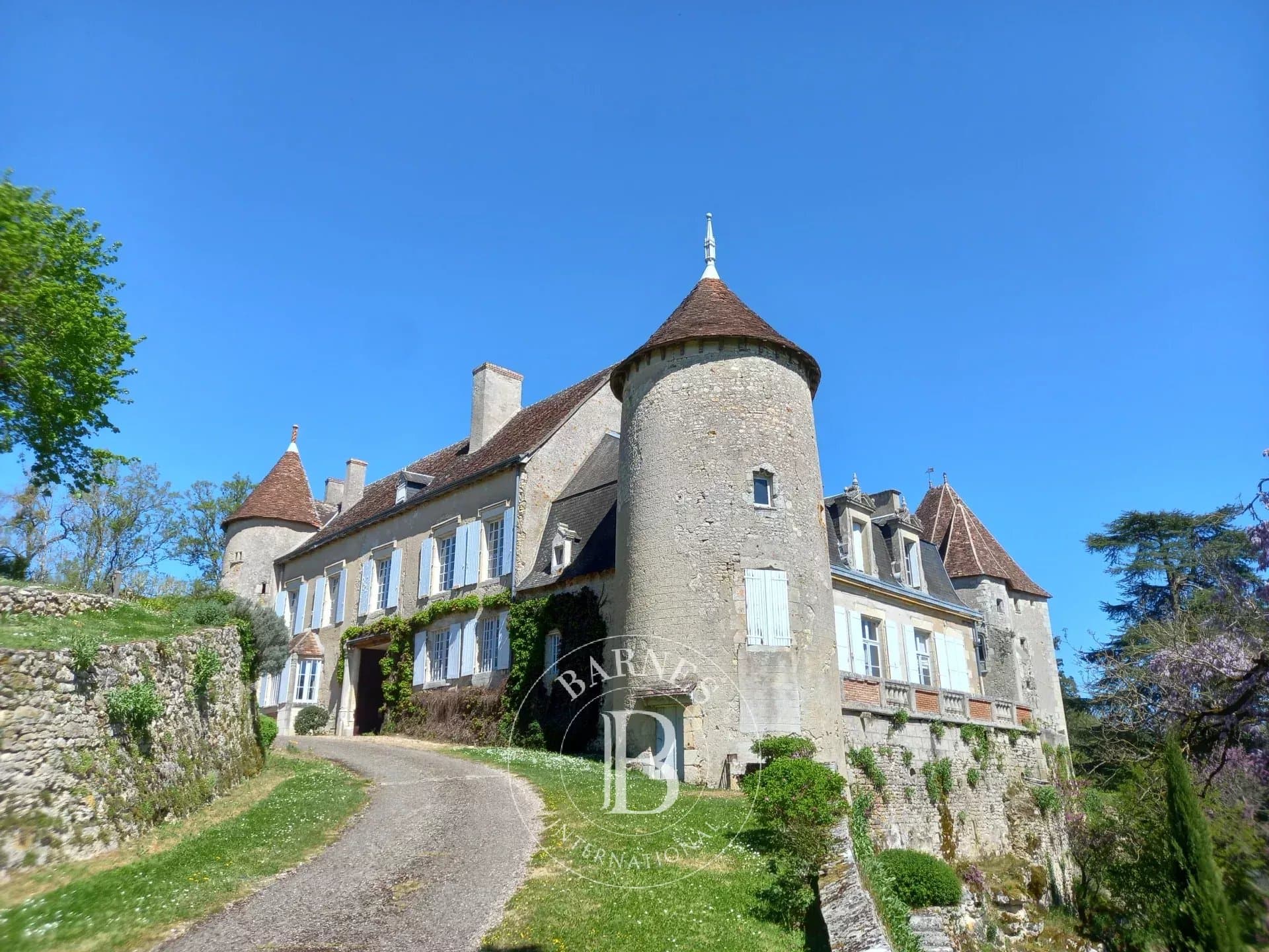 Historic 15th Century Château Overlooking Gartempe Valley 2