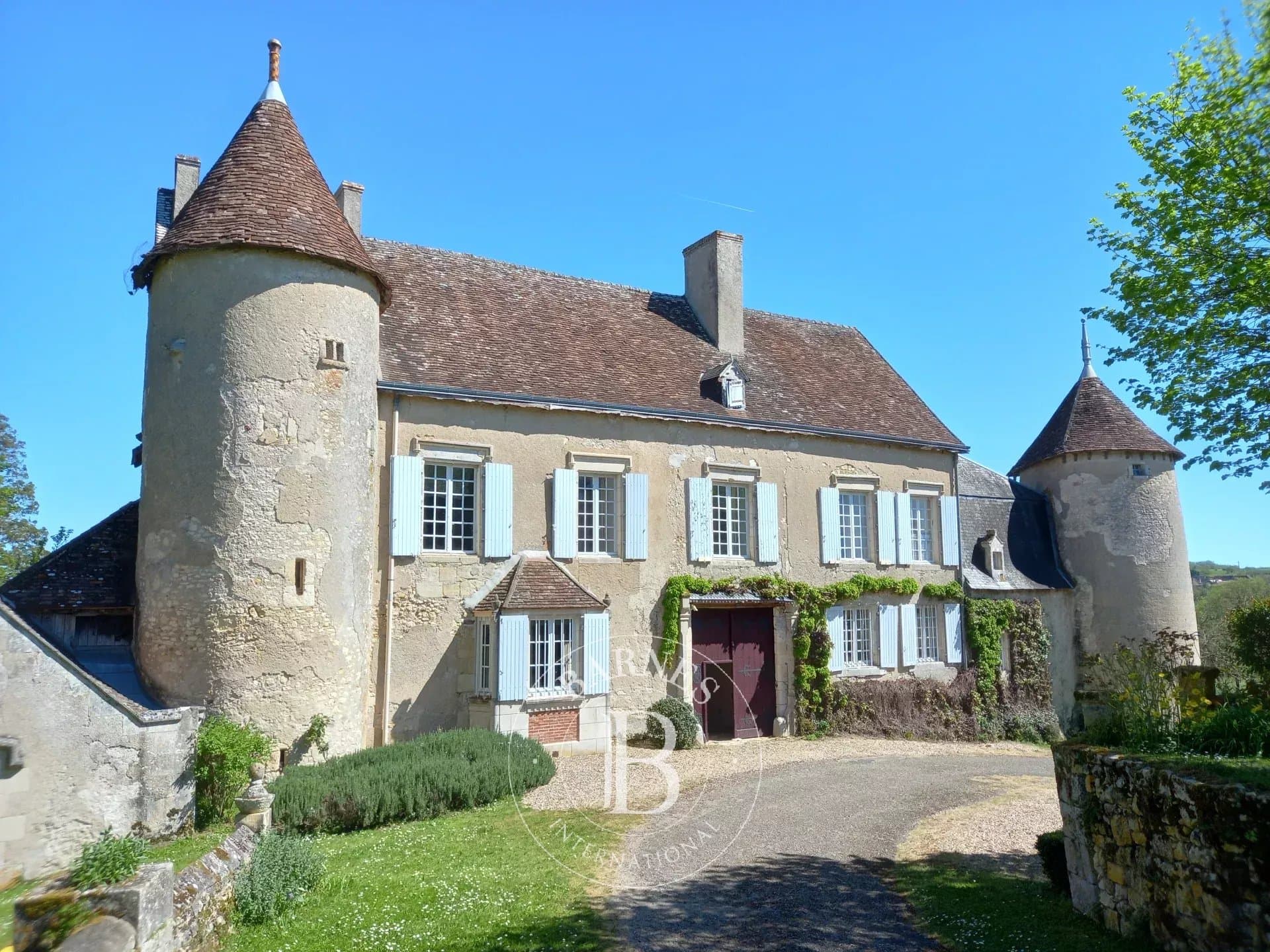 Historic 15th Century Château Overlooking Gartempe Valley 3