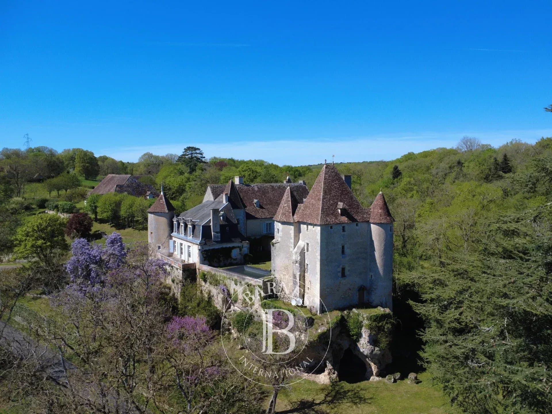 Historic 15th Century Château Overlooking Gartempe Valley 5