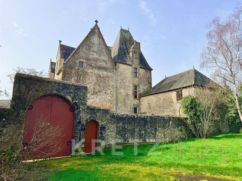 Historic Manor House with Wellness Area and Landscaped Garden 3