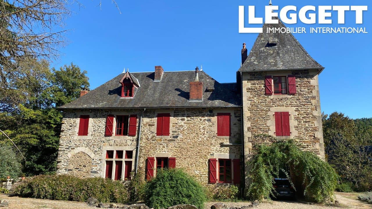Lovely Château With 15 Bedrooms Set In 12 Hectares Of Woodland And Meadows 2