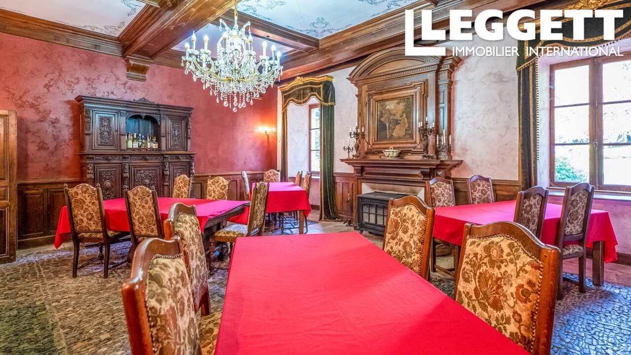 Lovely Château With 15 Bedrooms Set In 12 Hectares Of Woodland And Meadows 3