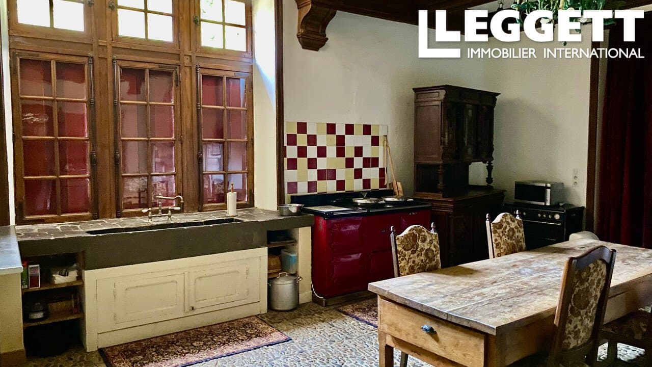 Lovely Château With 15 Bedrooms Set In 12 Hectares Of Woodland And Meadows 5