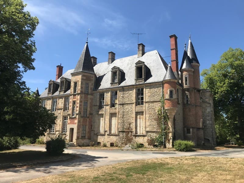 Castles for sale in Vierzon