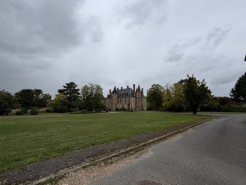 Historic Château With Dovecote And Tower In Need Of Renovation 4
