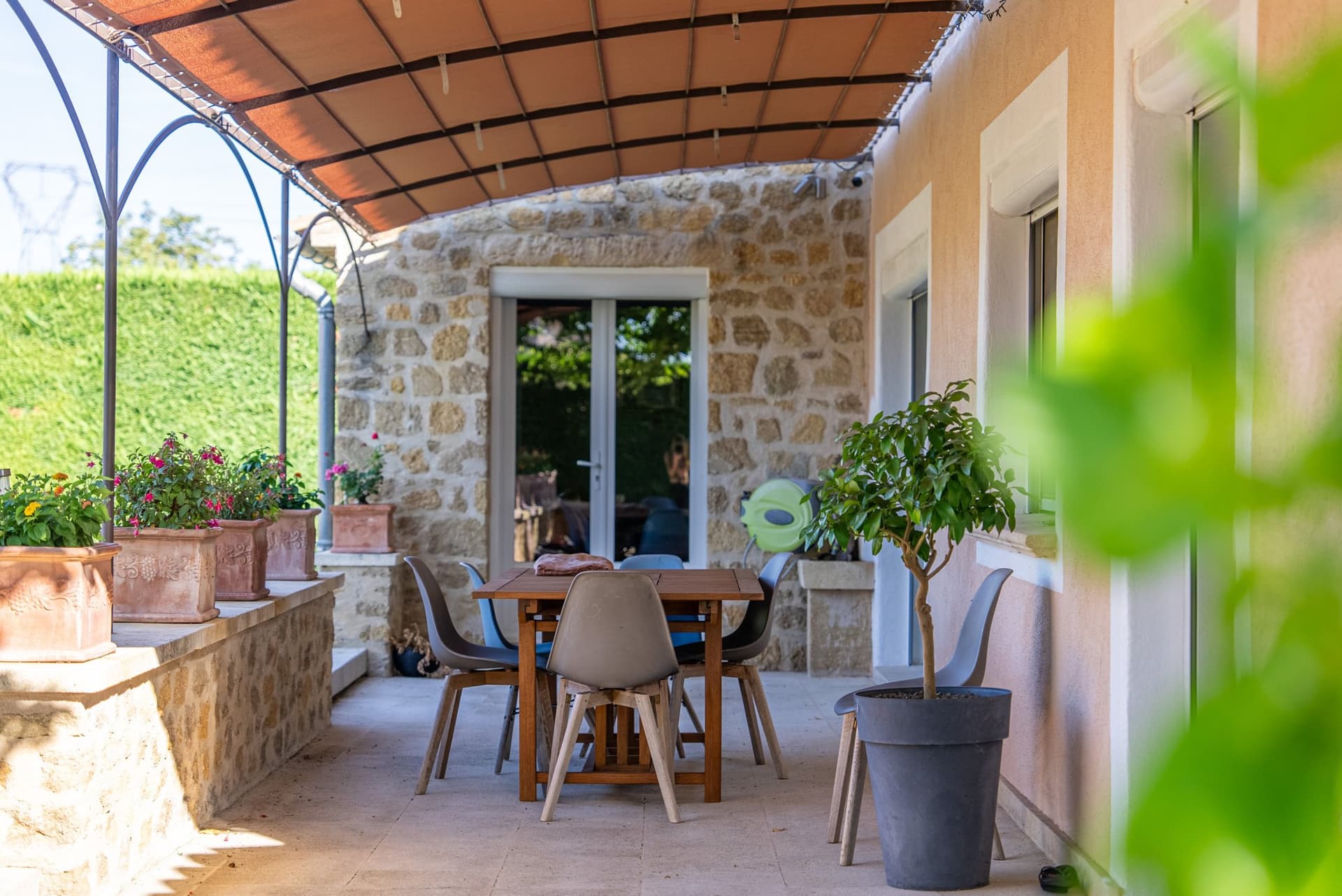 Impeccably Maintained Property With Two Dwellings In Charming Provençal Village 5