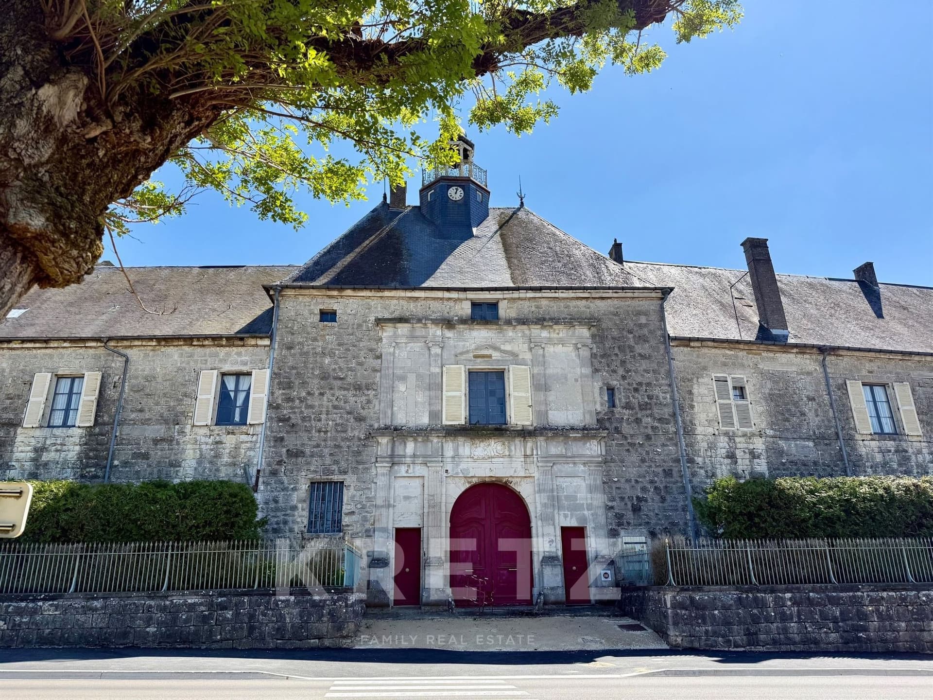 Historic 16th-18th Century Château With Extensive Outbuildings And 4.7 Hectare Park 5