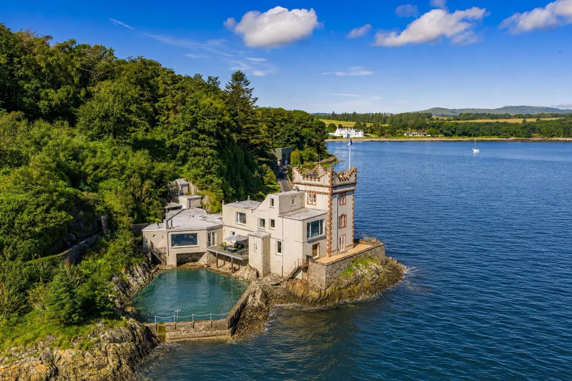 Balcary Tower 485000 Sqm 4 Bedrooms 3
