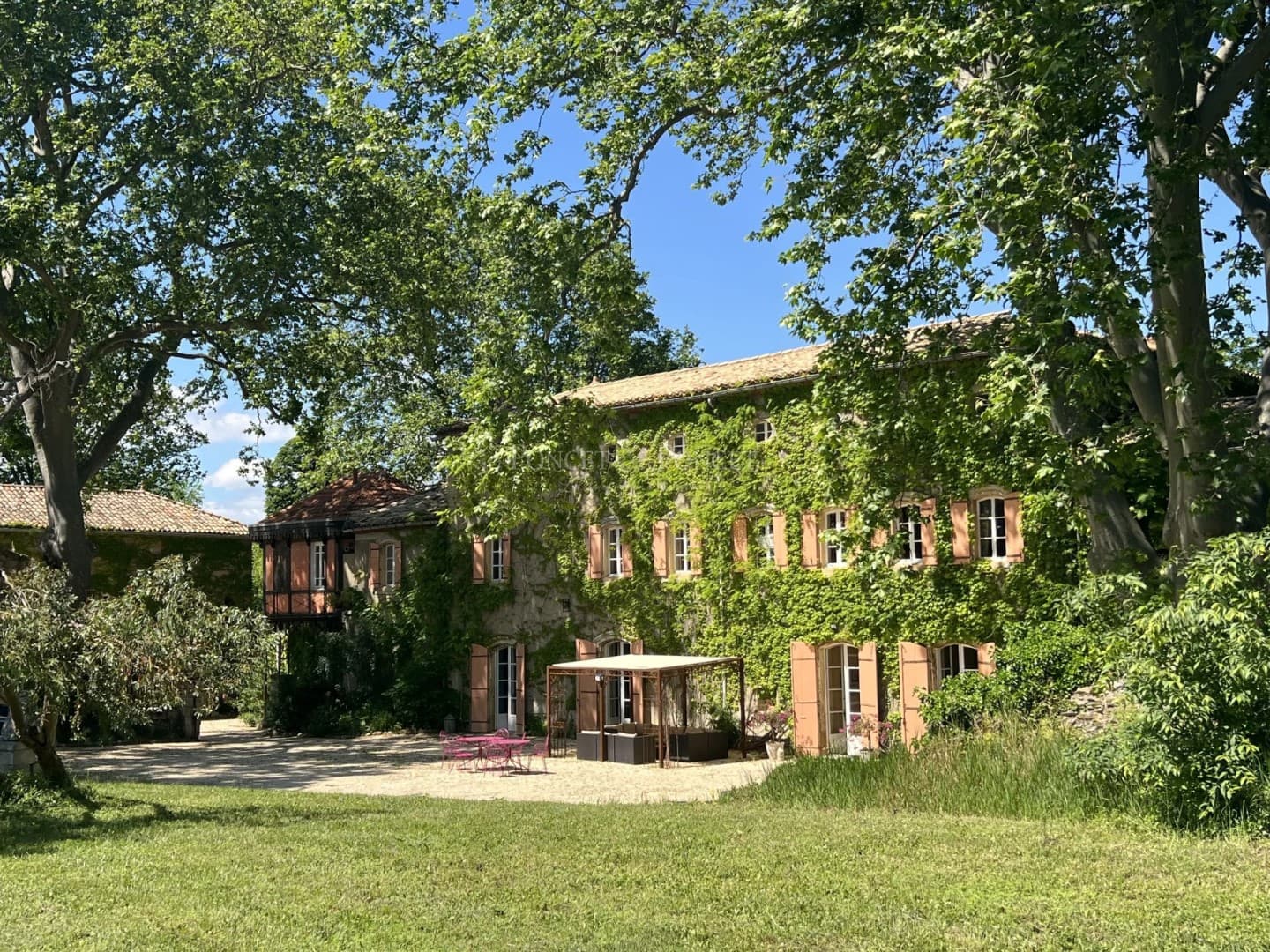 Historic 17th Century Château With Pool And Mill In Provence 2