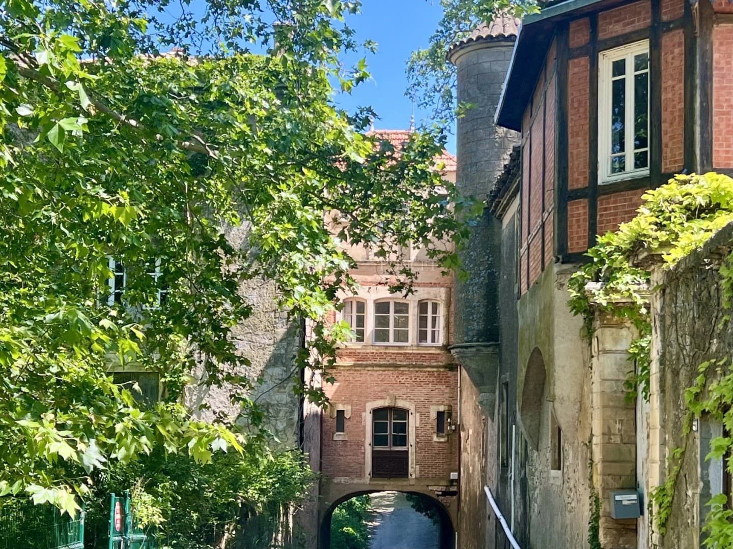 Historic 17th Century Château With Pool And Mill In Provence 5
