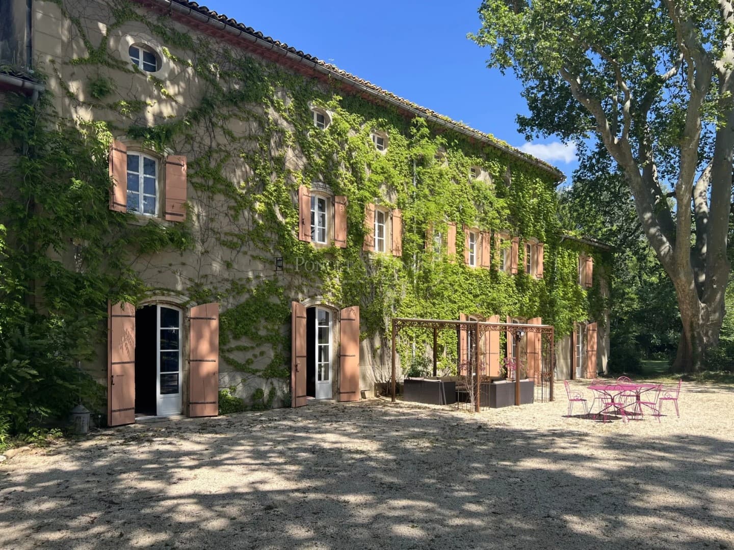 Historic 17th Century Château With Pool And Mill In Provence 3