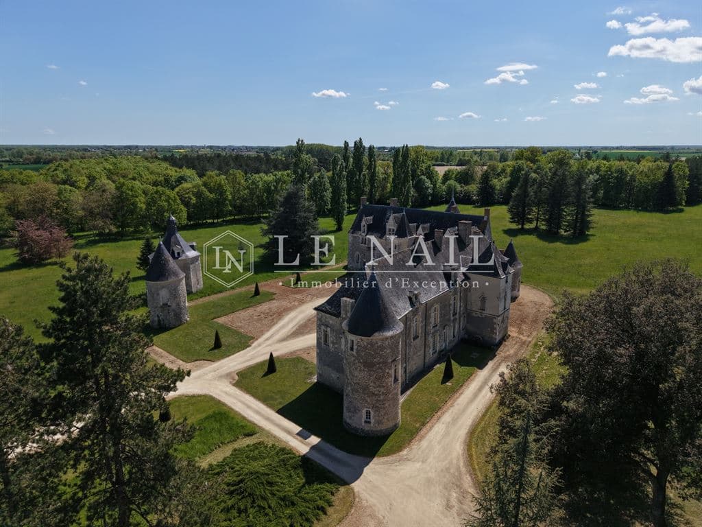 Elegant Château with Extensive Park and 11 Bedrooms 5