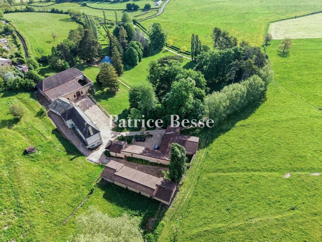 18th Century Estate Overlooking Historic Cluny With Outbuildings 4