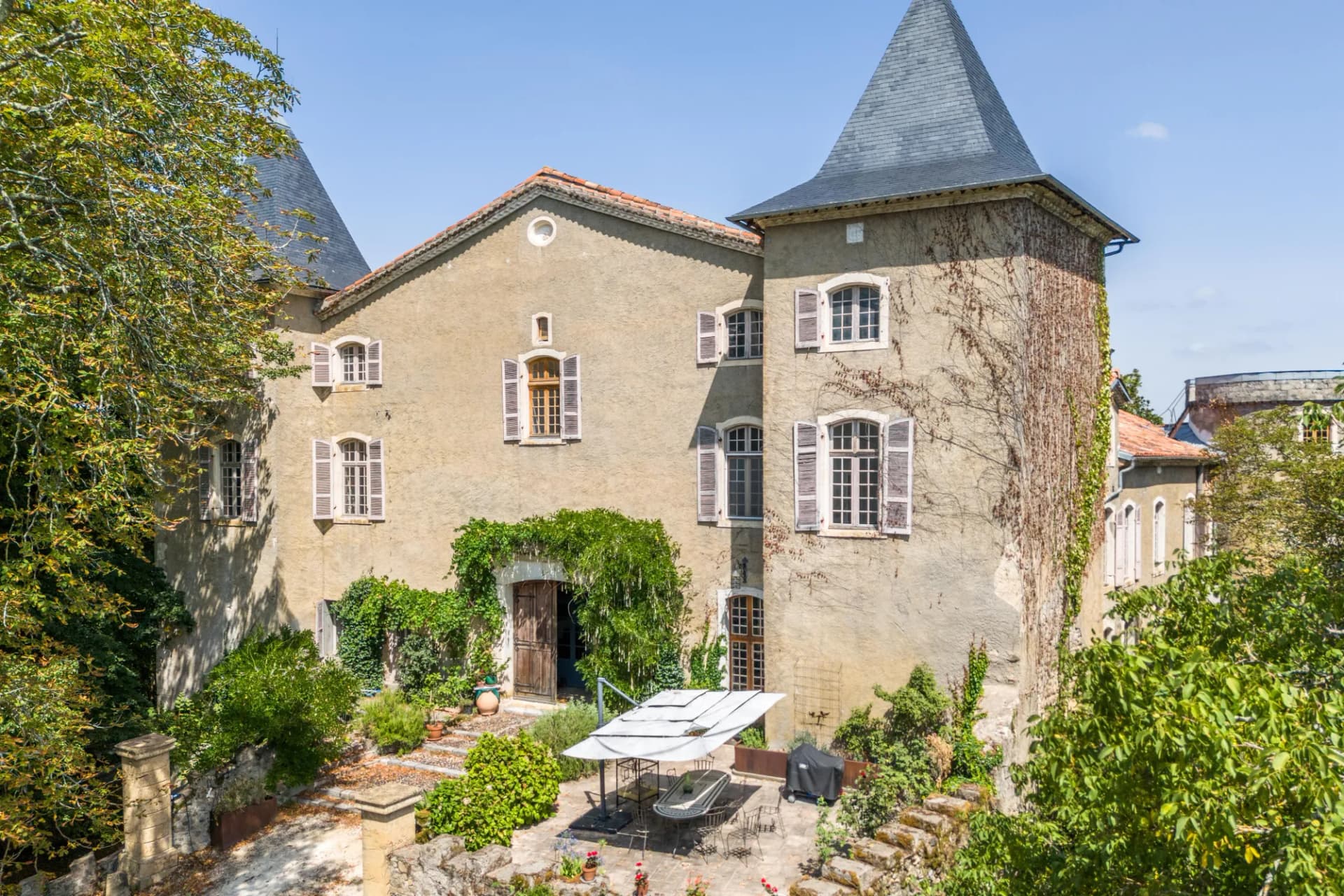 Château de Castelbon 1000.0 Sqm 7 Bedrooms 2