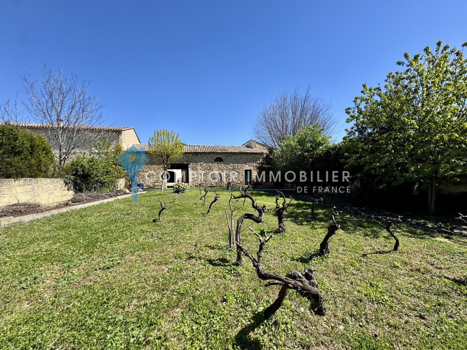 Charming Renovated Manor House With Outbuilding And Large Courtyard 3