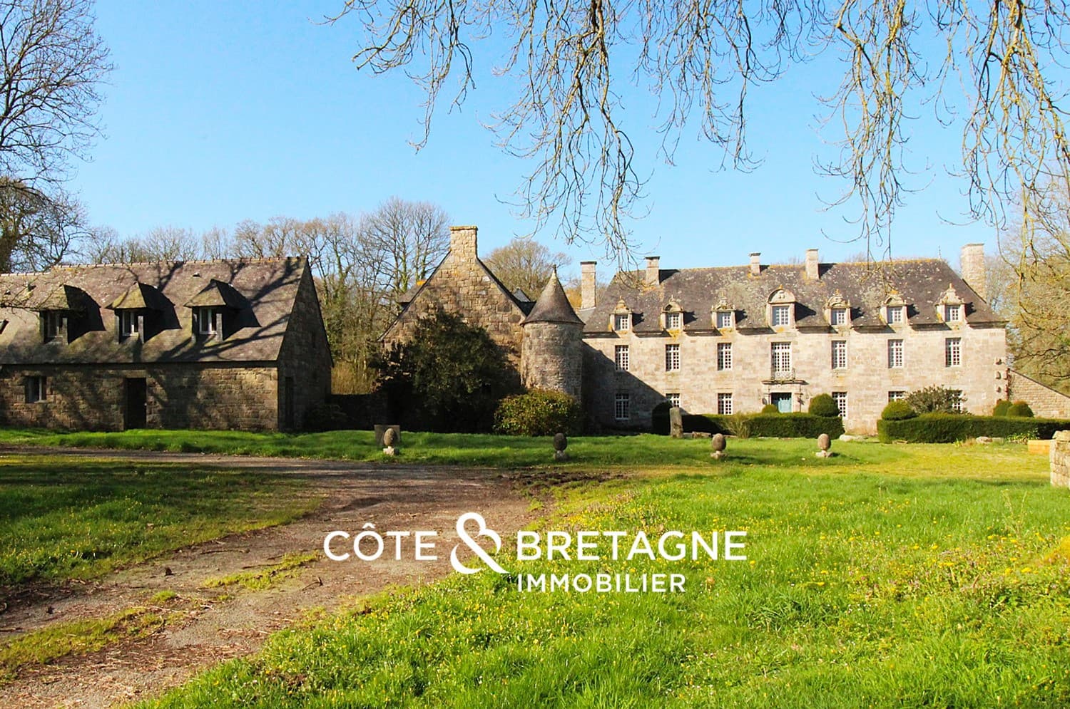 Prestigious Castle in Brittany 4