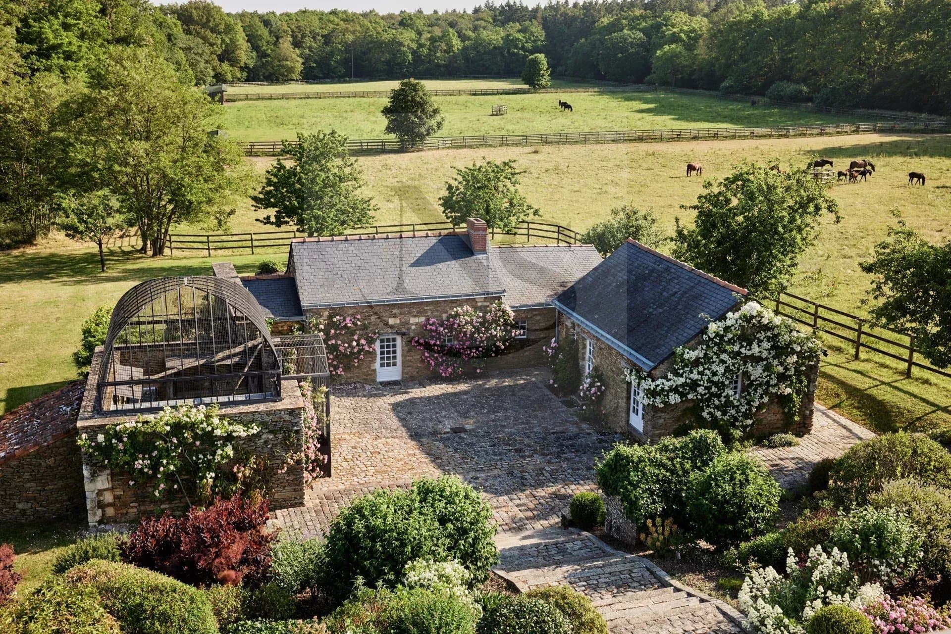 Exceptional Castle With Equestrian Facilities Set Within 59 Hectares 4