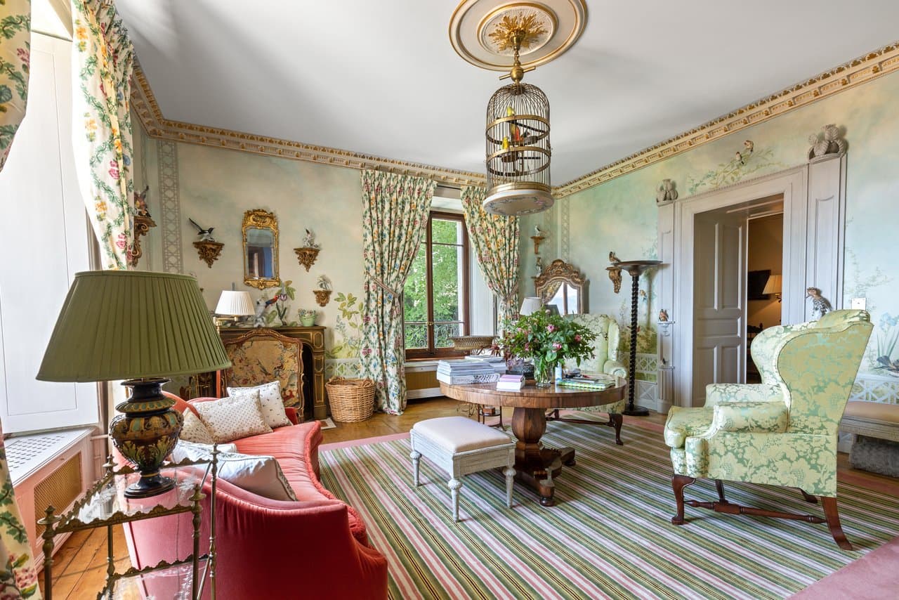 Majestic Castle Overlooking Lake Geneva With 7 Ensuite Bedrooms 4