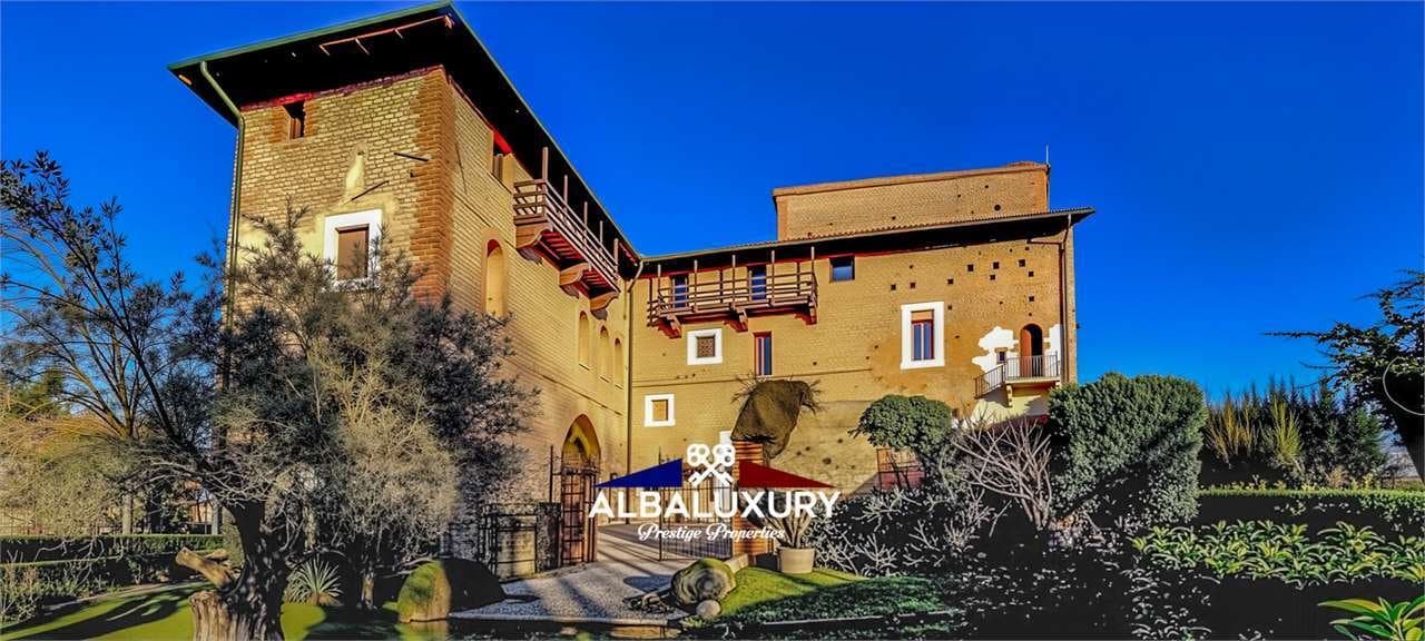 Historic Castle Overlooking Monte Rosa With Inner Courtyard And Garden 5