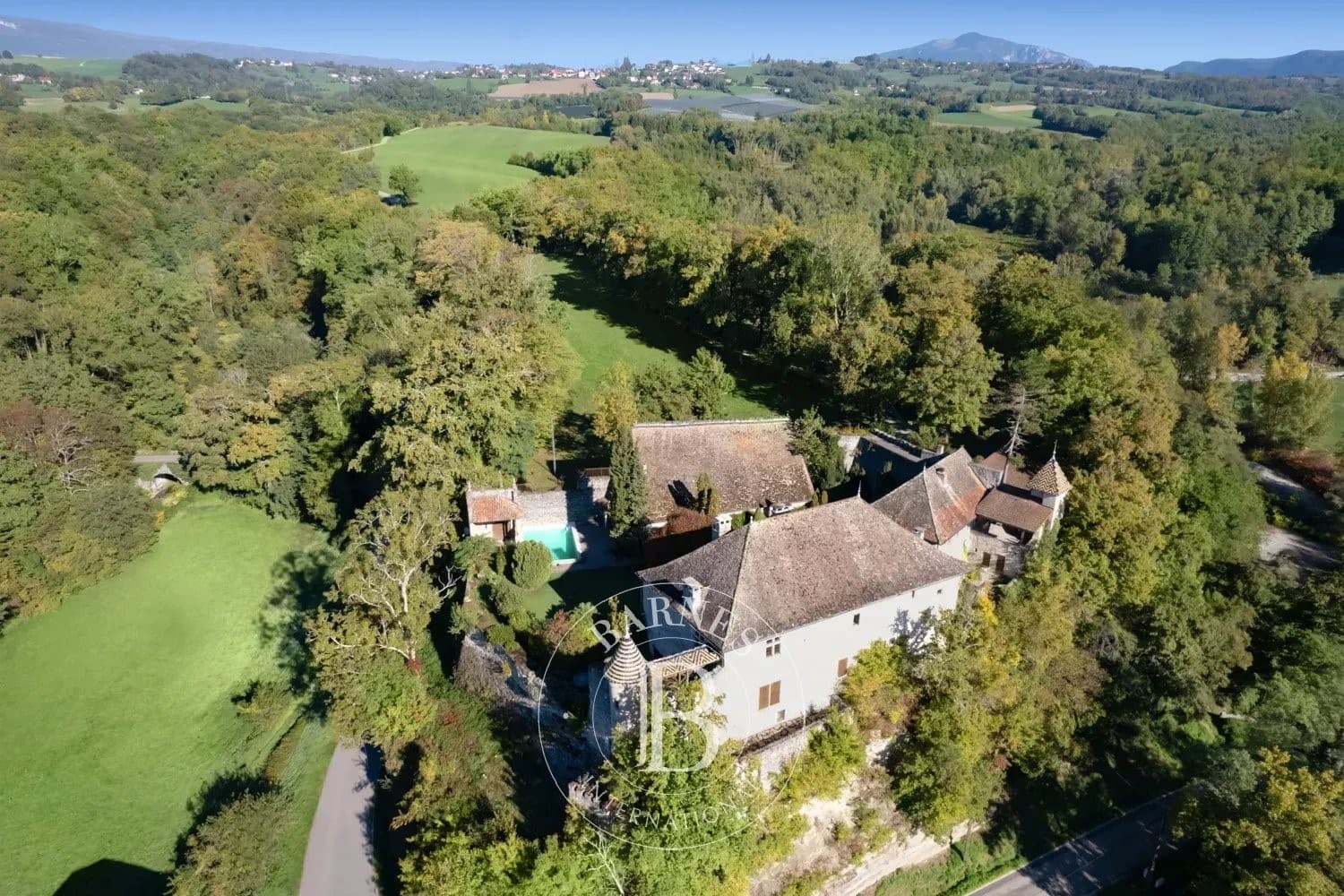 Historic 14th Century Castle With Guest House And Swimming Pool 3