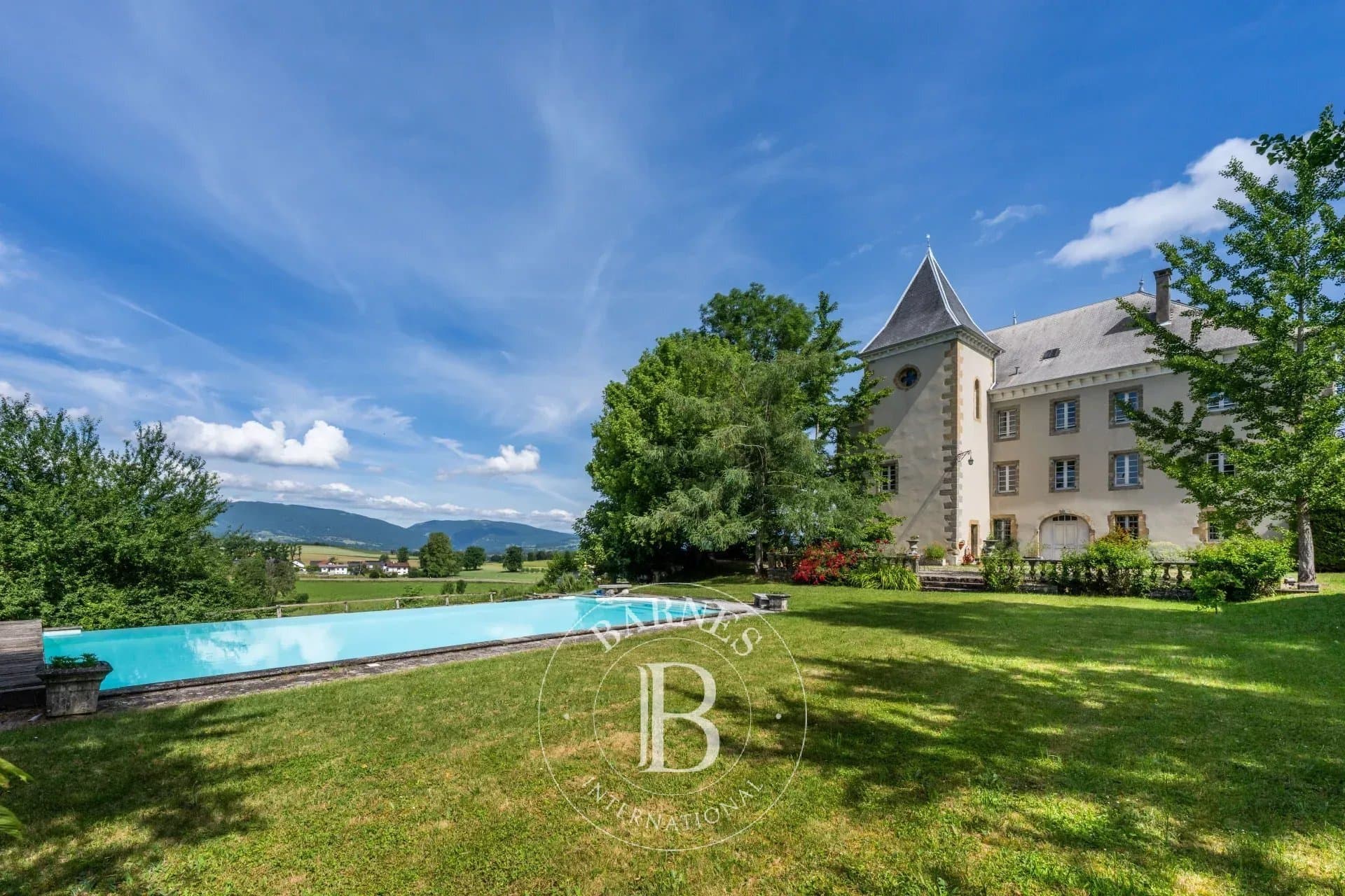 Château with Pool and Seven Bedrooms Near Annecy 2