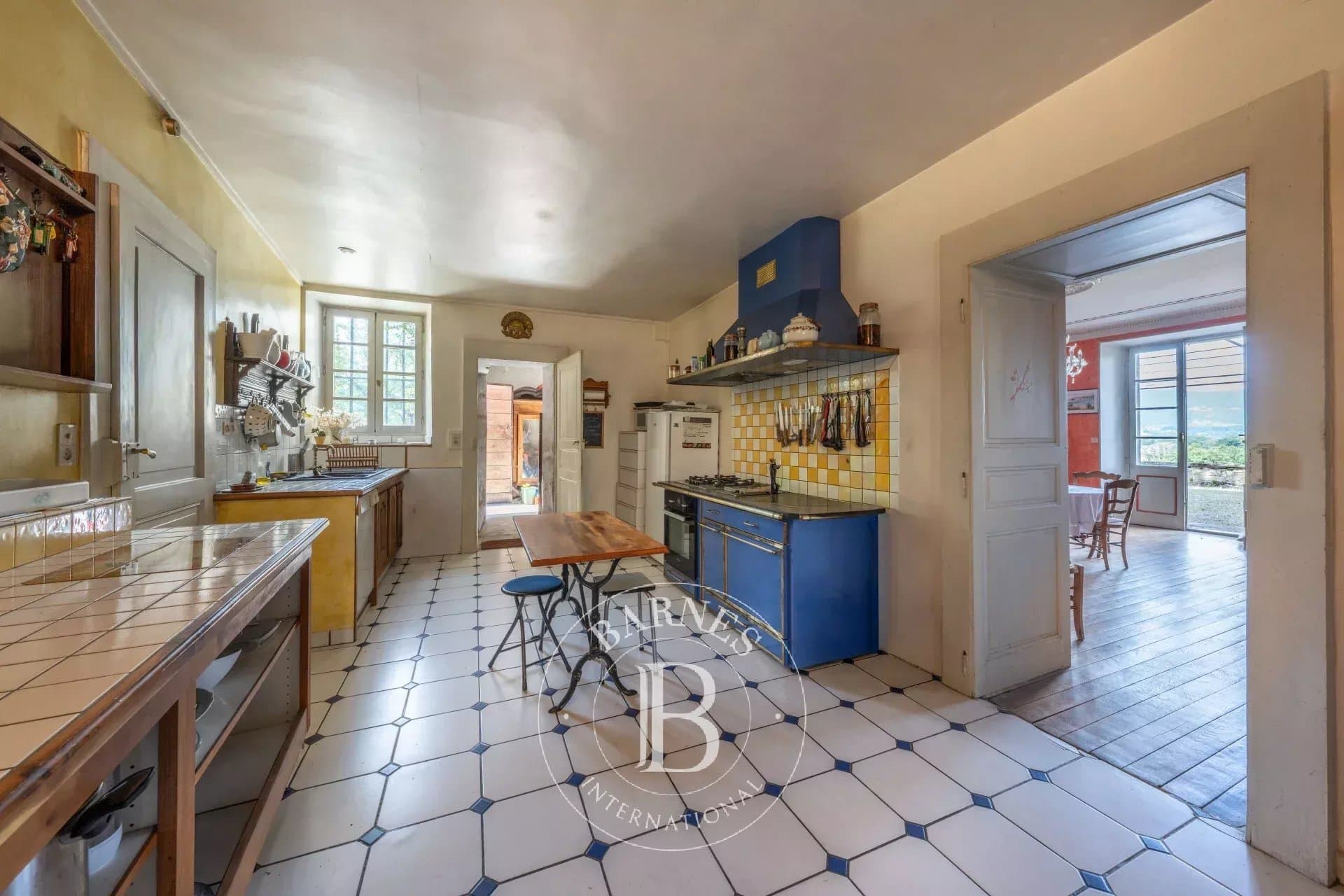 Château with Pool and Seven Bedrooms Near Annecy 5