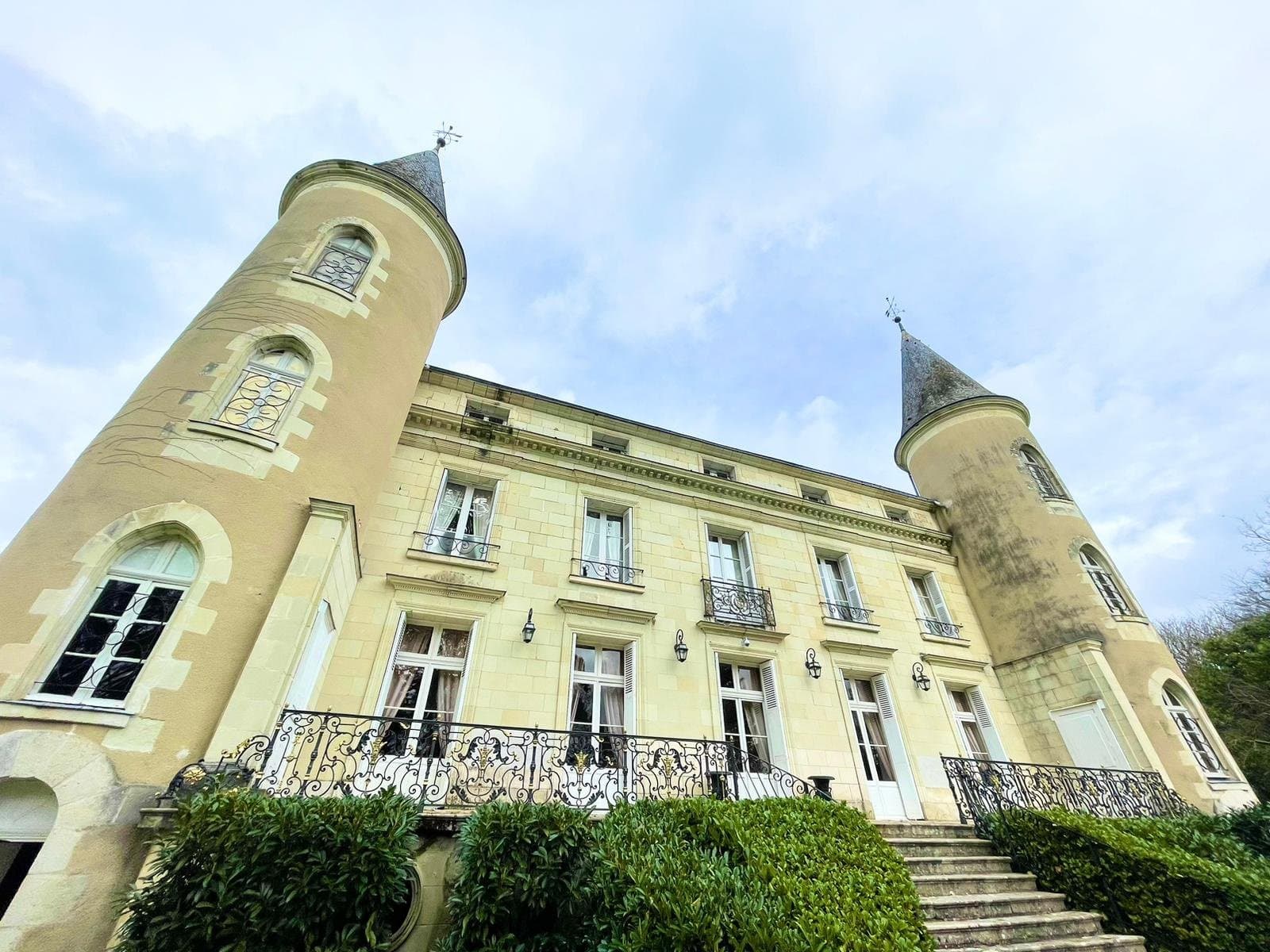 19th Century Château With Gîte, Caretaker's House And Swimming Pool 2