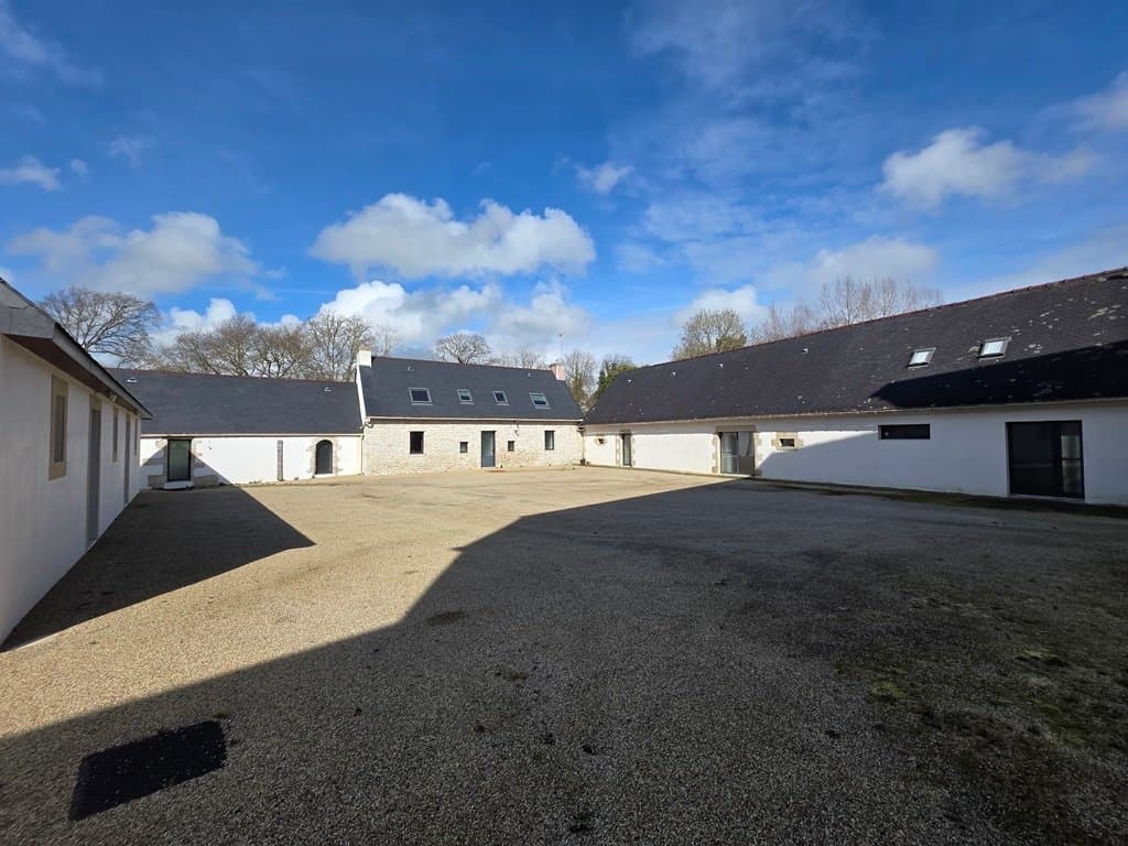 Elegant Manor With Swimming Pool And Gym Set In A 2 Hectare Park 5