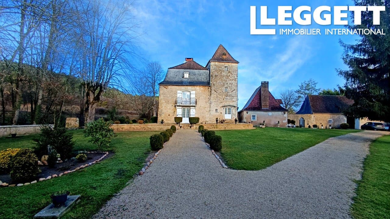 Historic Castle With 7 Bedrooms And Beautiful Grounds — in Dordogne, Nouvelle-Aquitaine