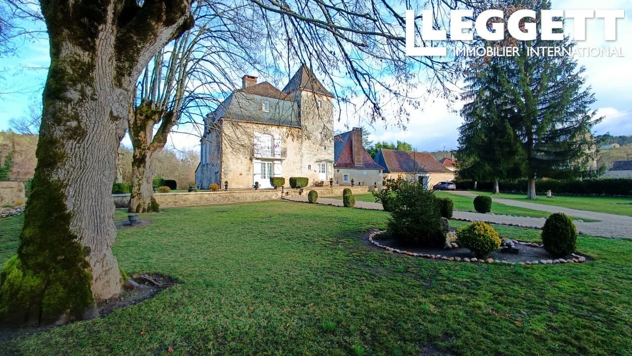 Historic Castle With 7 Bedrooms And Beautiful Grounds 3