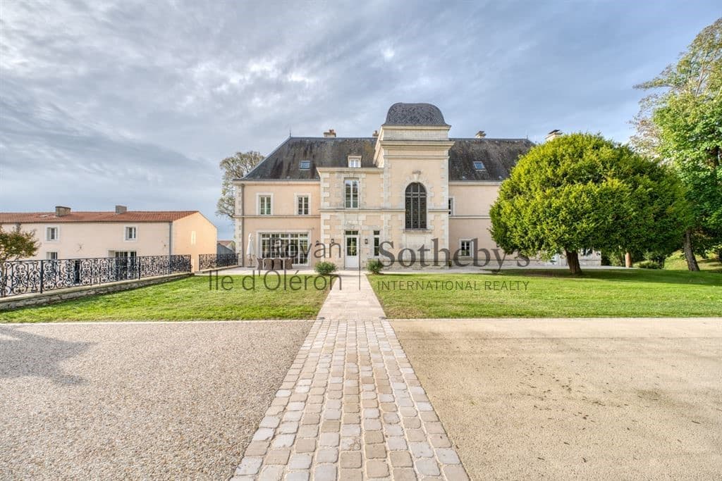 Exceptional 17th Century Château with Pool and Extensive Grounds 2