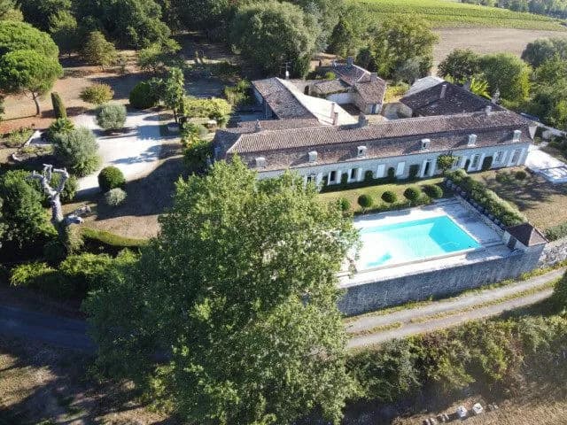 Exceptional Château With 11 Bedrooms And Swimming Pools 3
