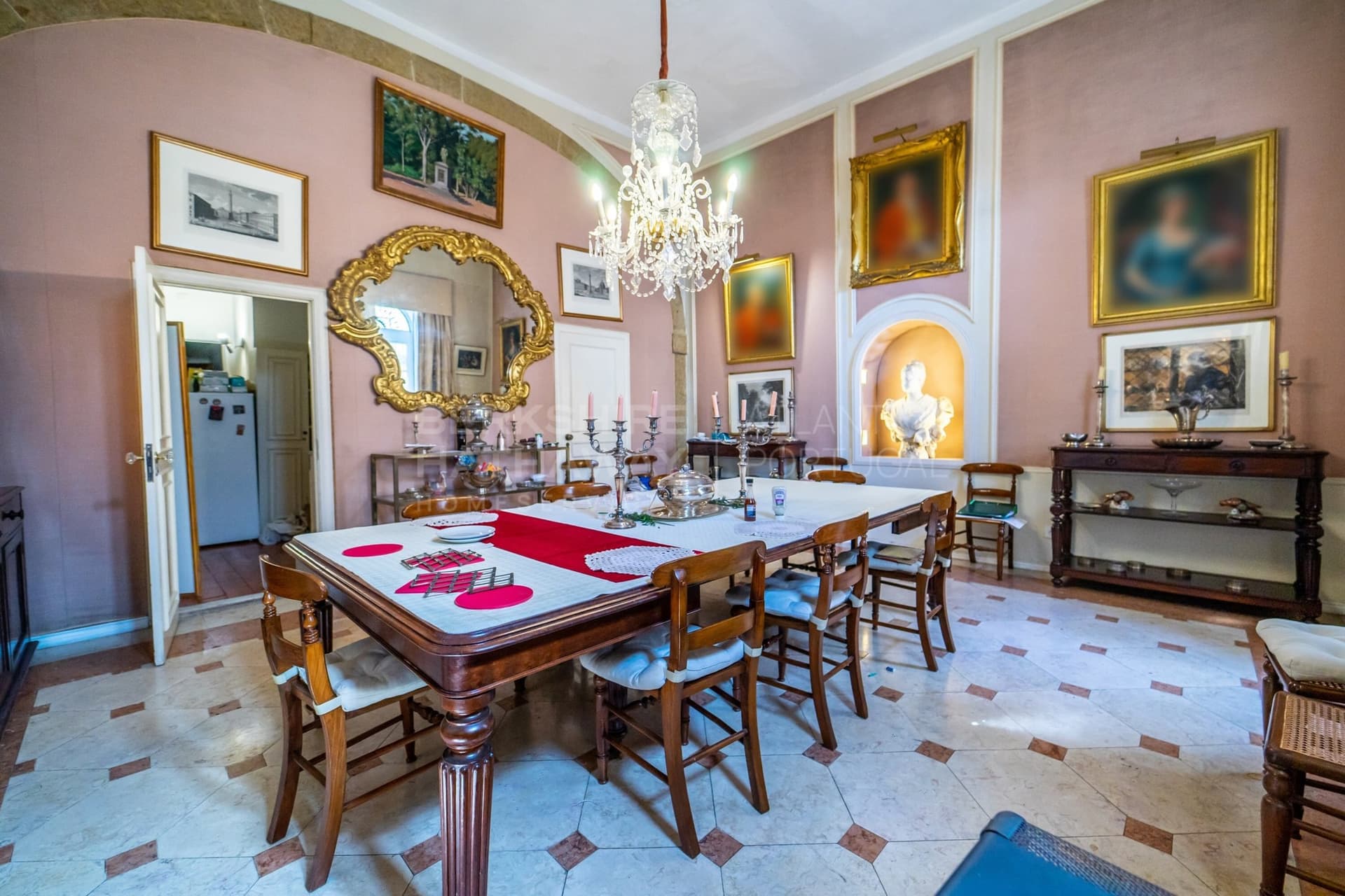 Neoclassical Mansion With Imposing Reception Hall In Príncipe Real 4