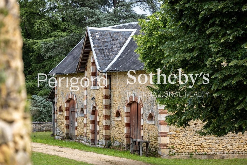 Exceptional Castle in the Heart of the Dordogne Valley 5