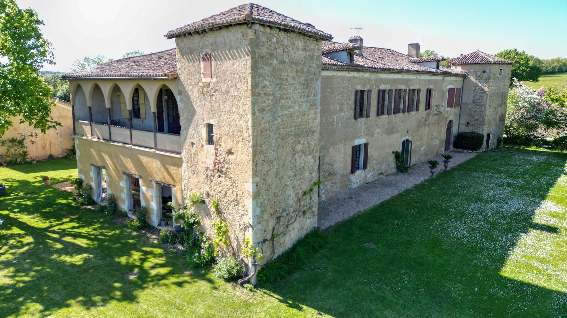 Italian Renaissance Château With Guest House And Expansive Gardens