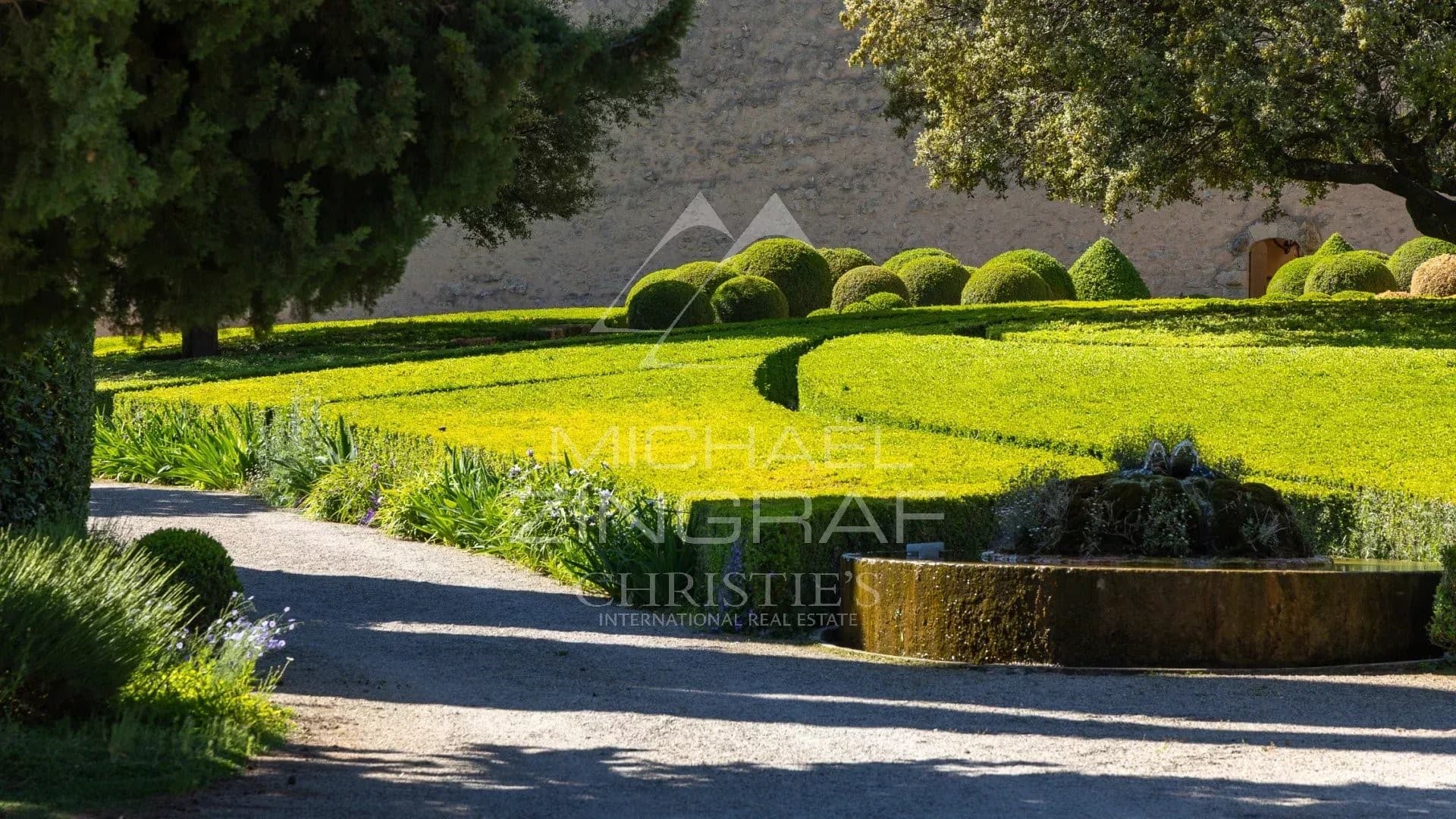 Historic Château with Olive Oil Estate and Modern Mill 3