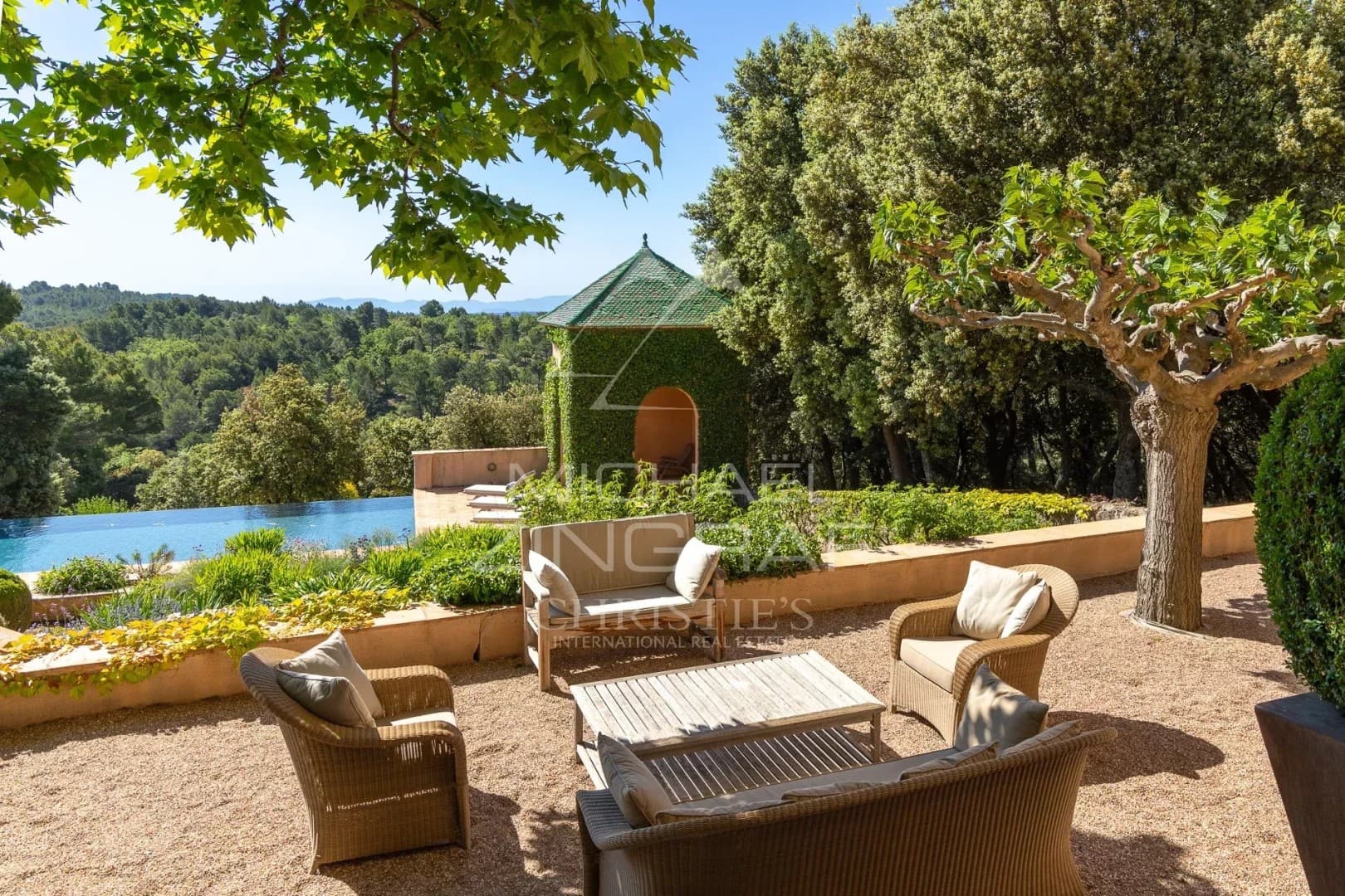 Historic Château with Olive Oil Estate and Modern Mill 5