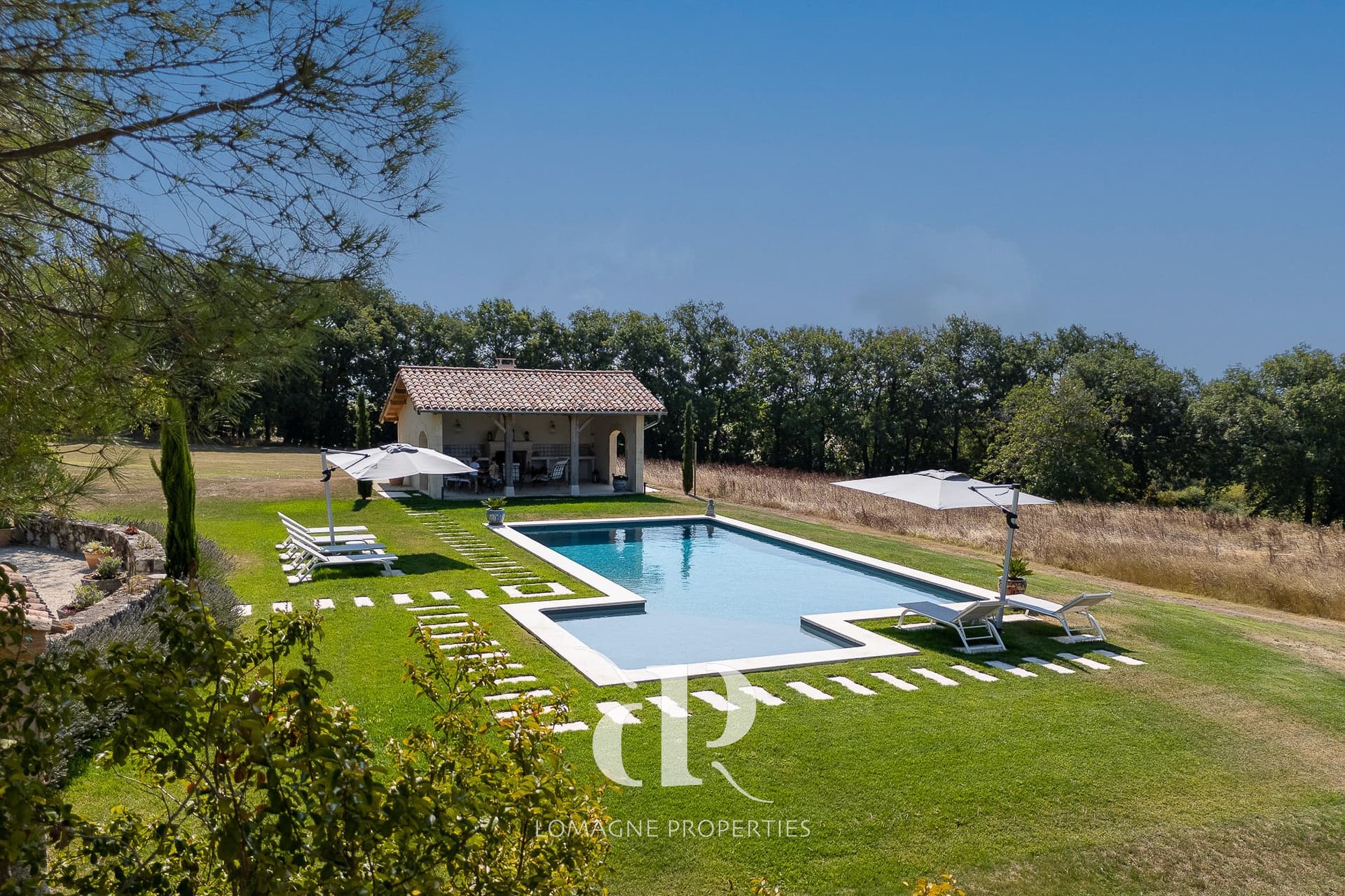 Elegant Country Estate With Independent Gîte And Two Swimming Pools 4