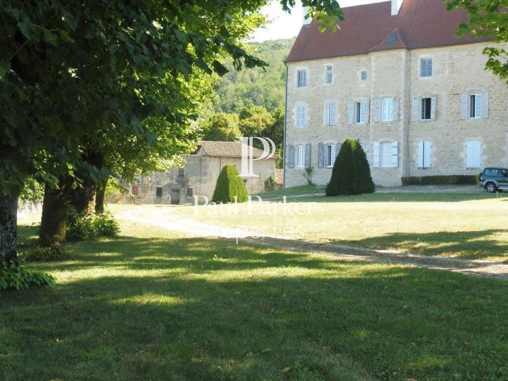 Historic 13th Century Château With Panoramic Views 4